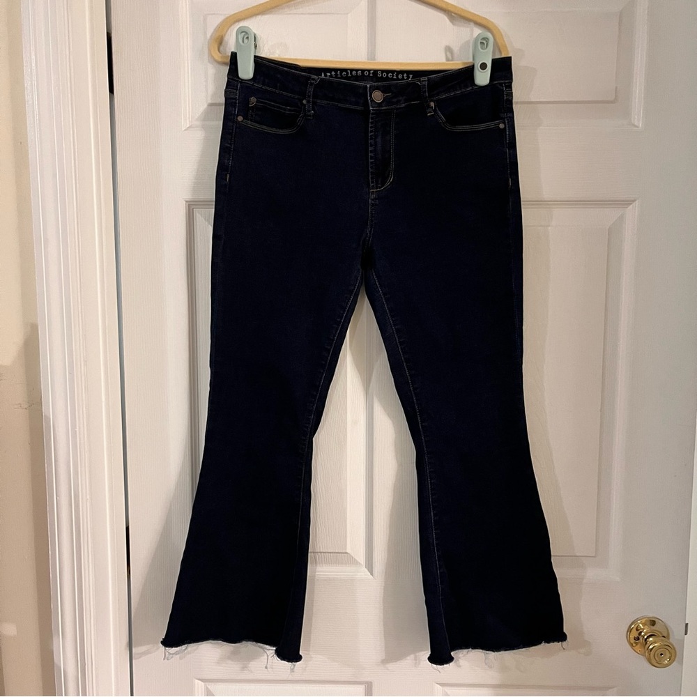 Articles of Society dark wash raw hem flare leg denim jeans women’s size 31